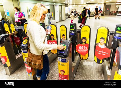 using contactless card on underground